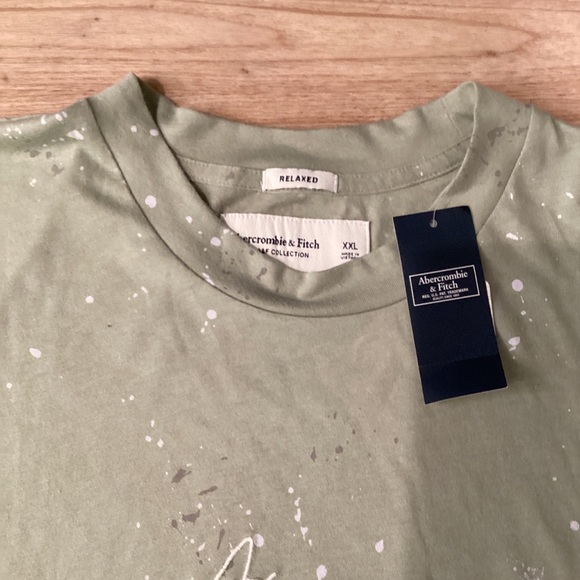 Abercrombie & Fitch Men’s Green Long Sleeves T-Shirt with Paint Splashes - Picture 3 of 4